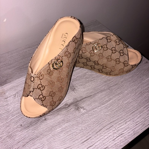 The Unbranded Brand Shoes - Fashion Women's Beige G G Canvas Mules